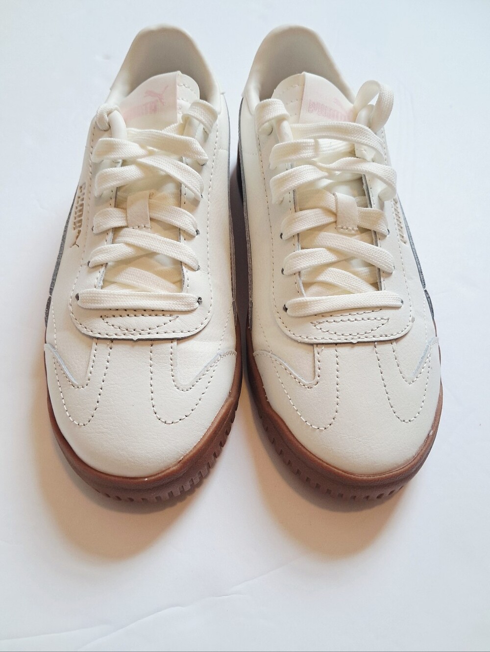 New Puma CLUB V5V Off-White Low-Top Sneakers with Pink Formstripe - Picture 5 of 9
